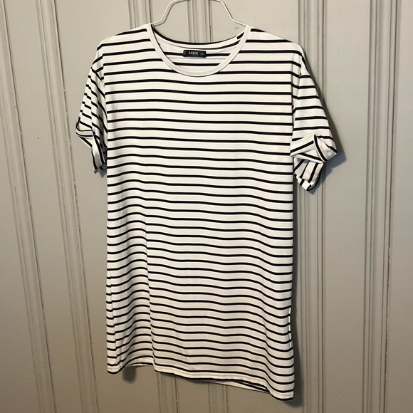 Striped T-shirt dress - Picture 4 of 6